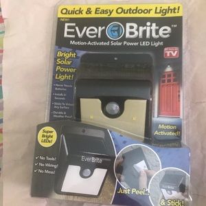 Quick and easy outdoor light
